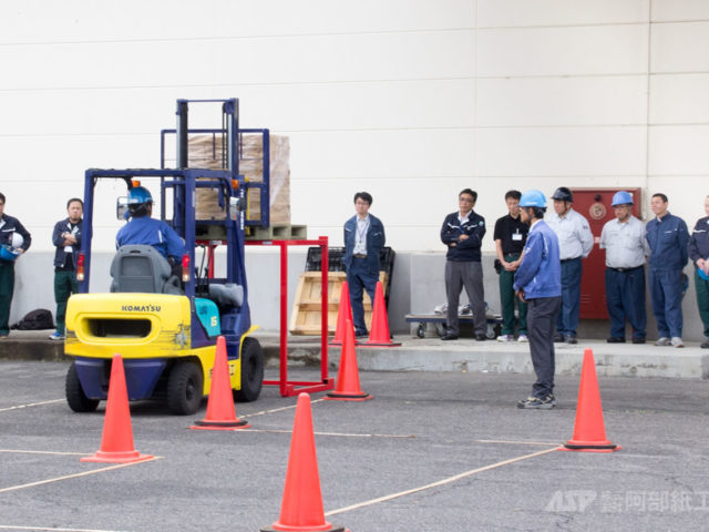 フォークリフト安全運転実技講習